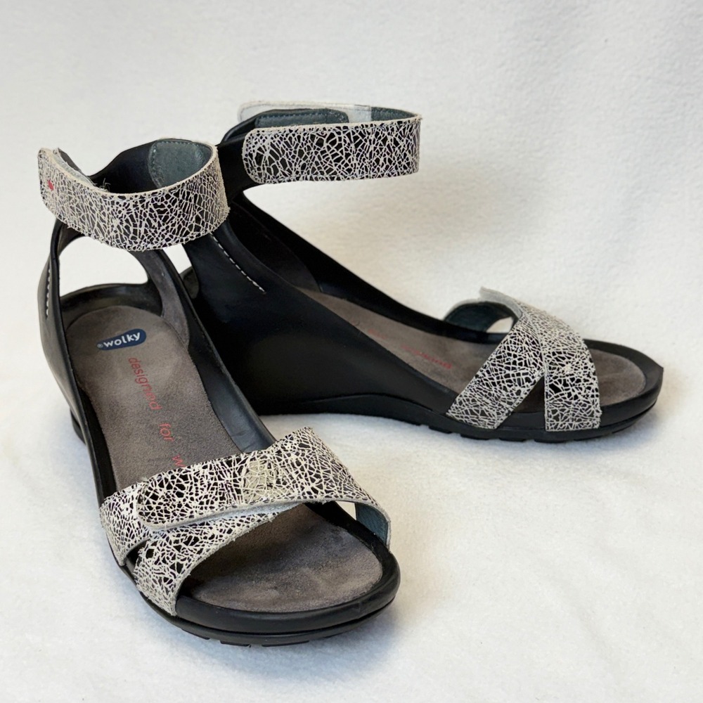 Wolky Do Black Wedge Sandals Ankle Strap Geometric Print Womens 37 6.5-7